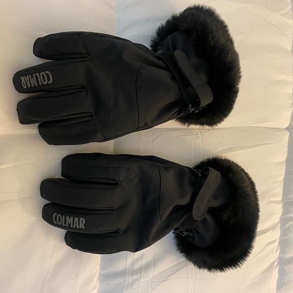 Colmar Women’s Ski Gloves. Black. - Picture 6 of 7